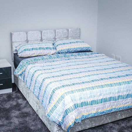 Camden Guest House Double Bedroom With Super Large King Bed 런던 외부 사진