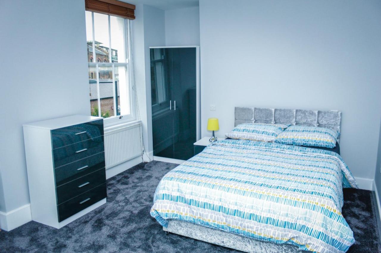 Camden Guest House Double Bedroom With Super Large King Bed 런던 외부 사진