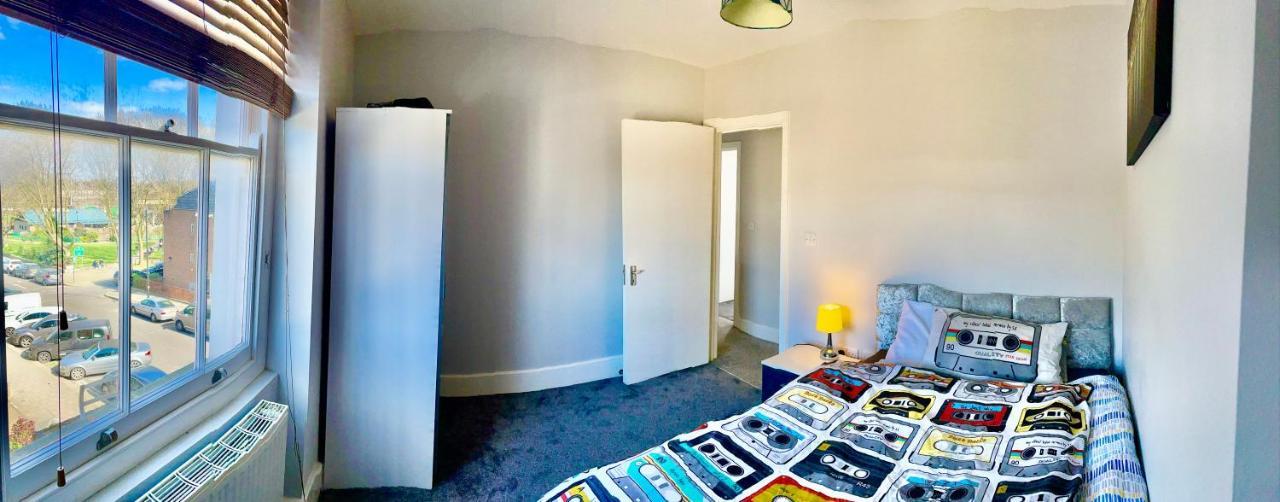 Camden Guest House Double Bedroom With Super Large King Bed 런던 외부 사진